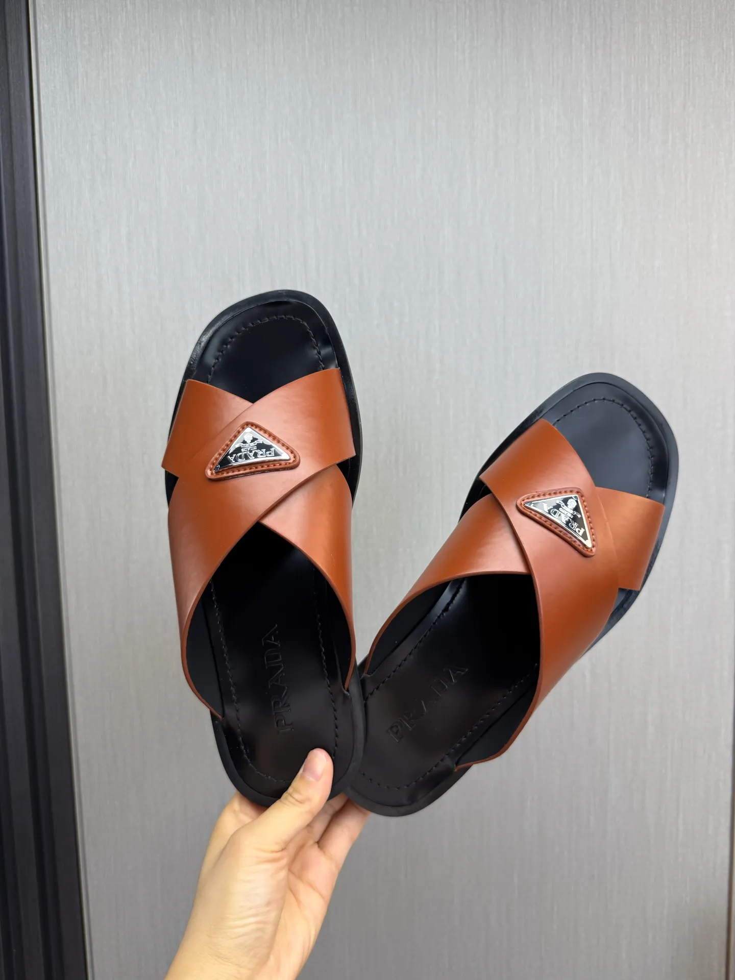 Factory price 340💰 ＰＲＡＤＡPrada - popular men's slippers hot sale 🔥 🩴Official website one to one production 38-45 sizes 45 46 🉑️Customized!